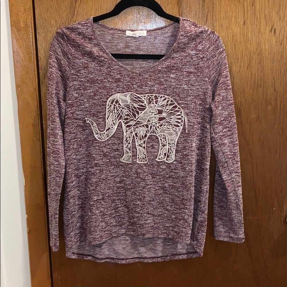 Long sleeve shirt with elephant